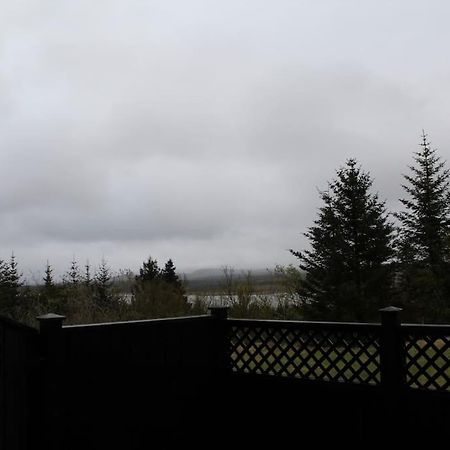 Quiet And Cozy Apartment With A Lake View Reykjavík Exterior photo