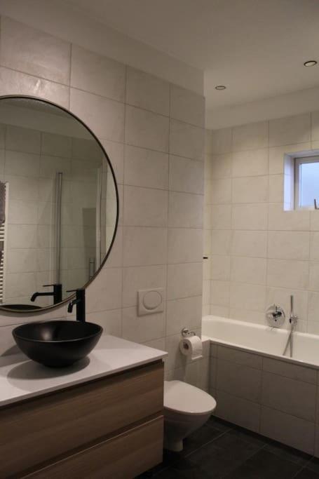Quiet And Cozy Apartment With A Lake View Reykjavík Exterior photo