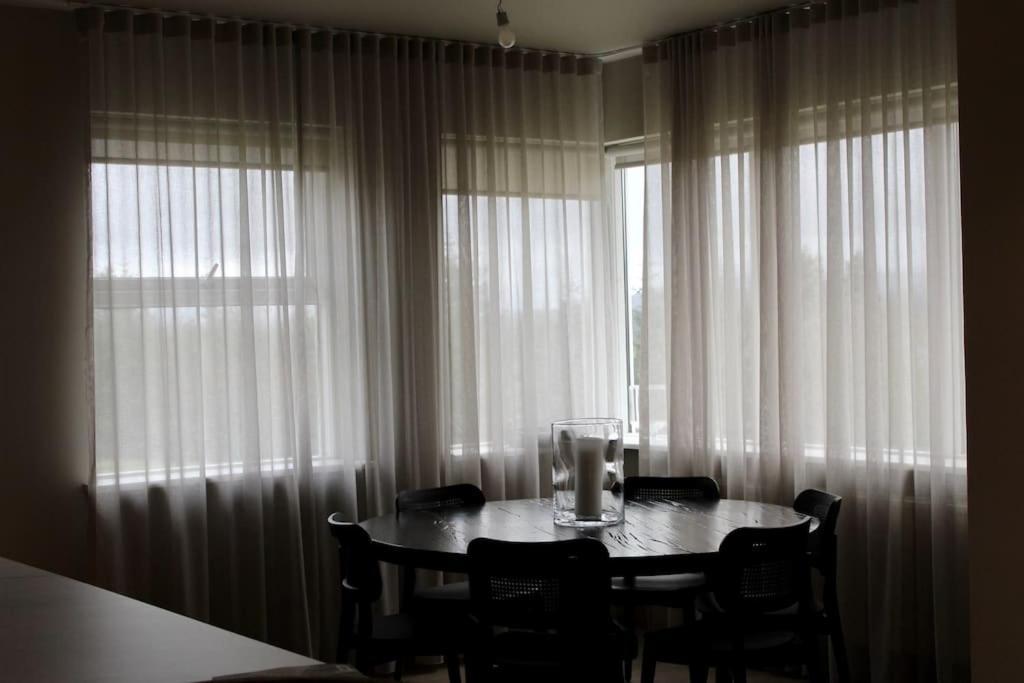 Quiet And Cozy Apartment With A Lake View Reykjavík Exterior photo